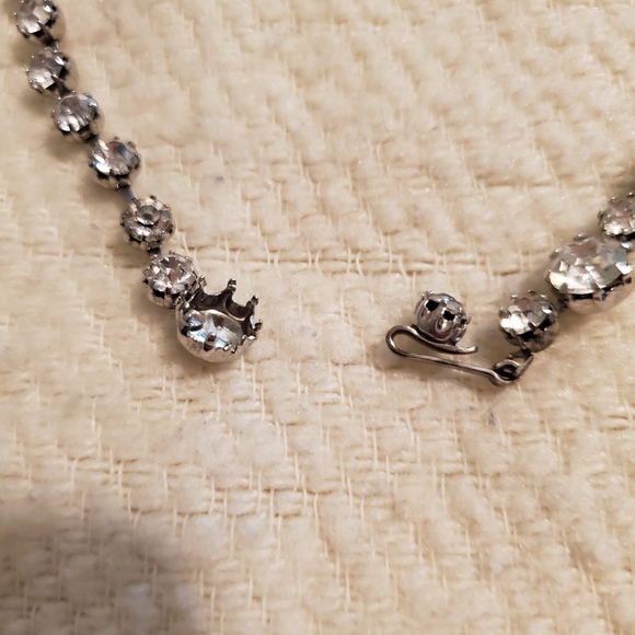 Vintage Sparkly Necklace - Picture 2 of 2